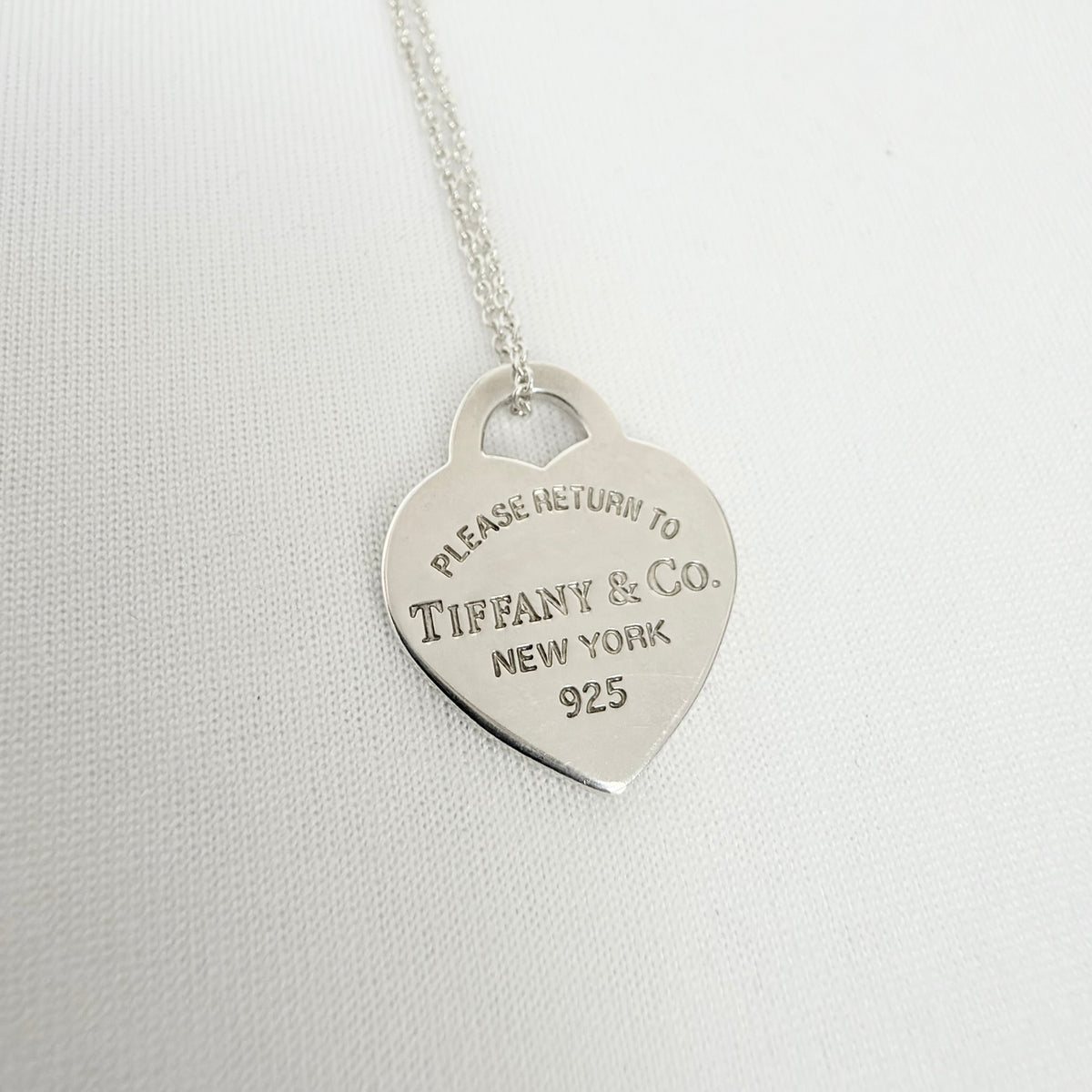 Tiffany & Co. Return to Tiffany Small Heart Necklace 925 Sterling Silver 18 Inches With Packaging