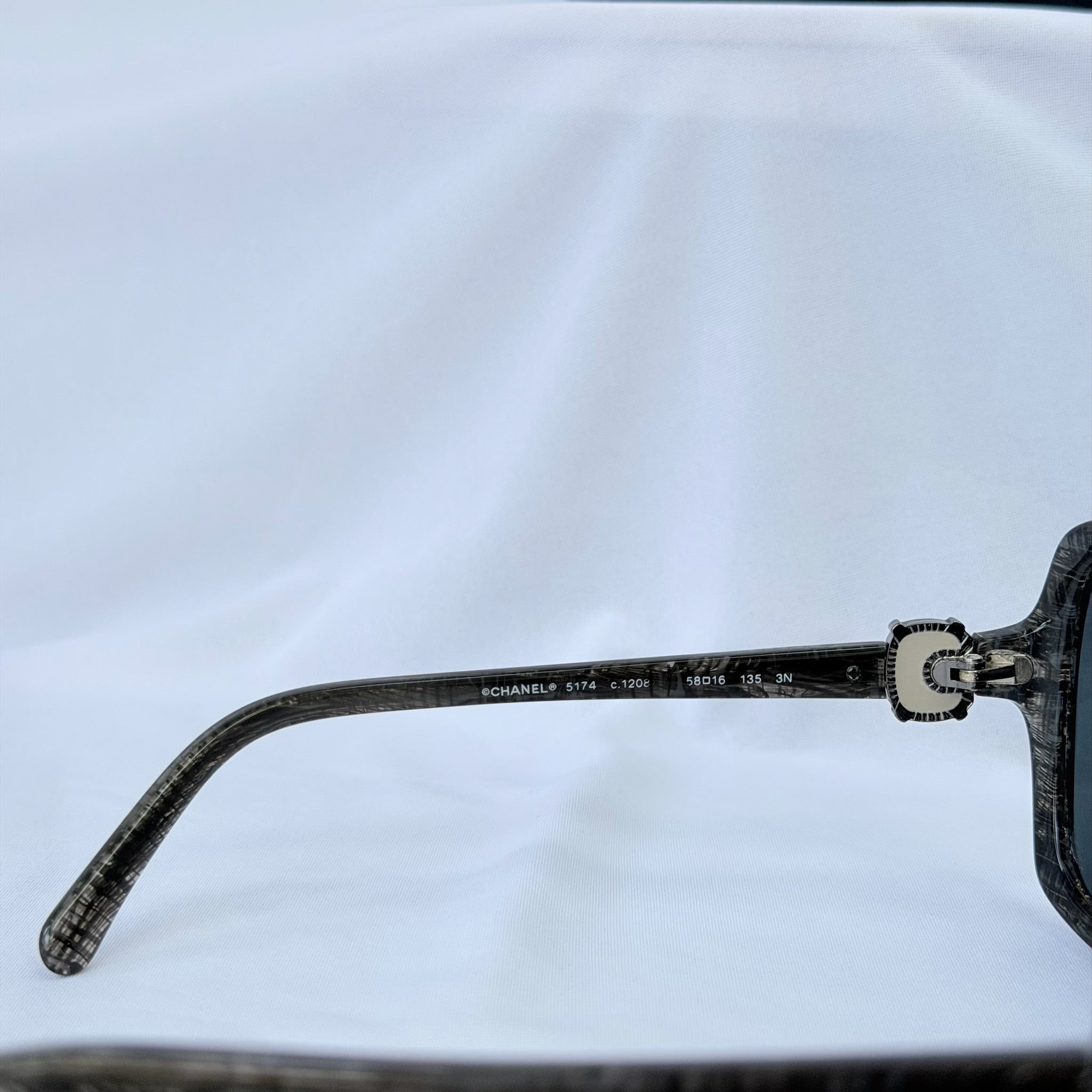 CHANEL Black/Grey Frame Gradient Tint Oversize CC Sunglasses-5174 With case