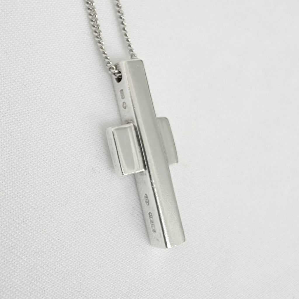 Gucci Vintage Unisex Asymmetric Cross Abstract Pendant Sterling Silver 925 Necklace 18 Inches With Packaging