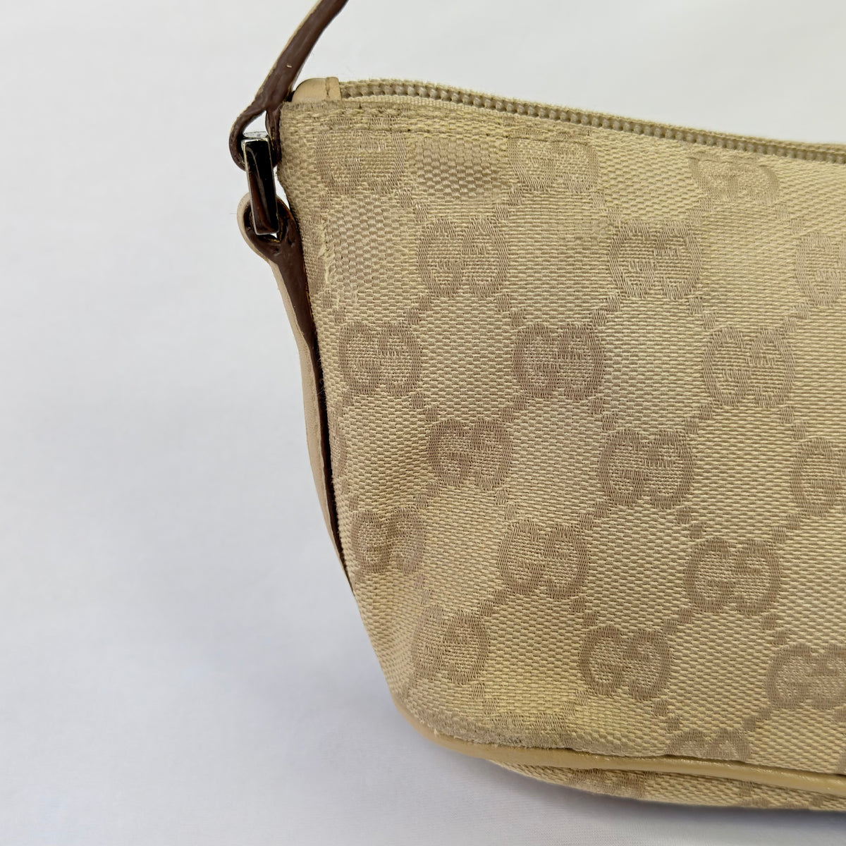 Vintage Y2k Gucci Beige GG Monogram Canvas Small Boat Pochette Shoulder Handbag