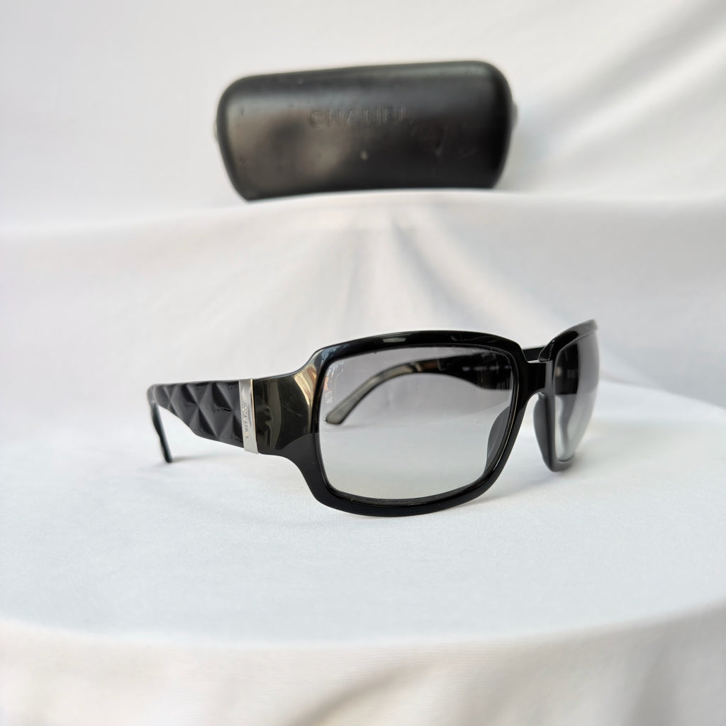 CHANEL Vintage Black Butterfly Quilted Temples Sunglasses 5061 With Case