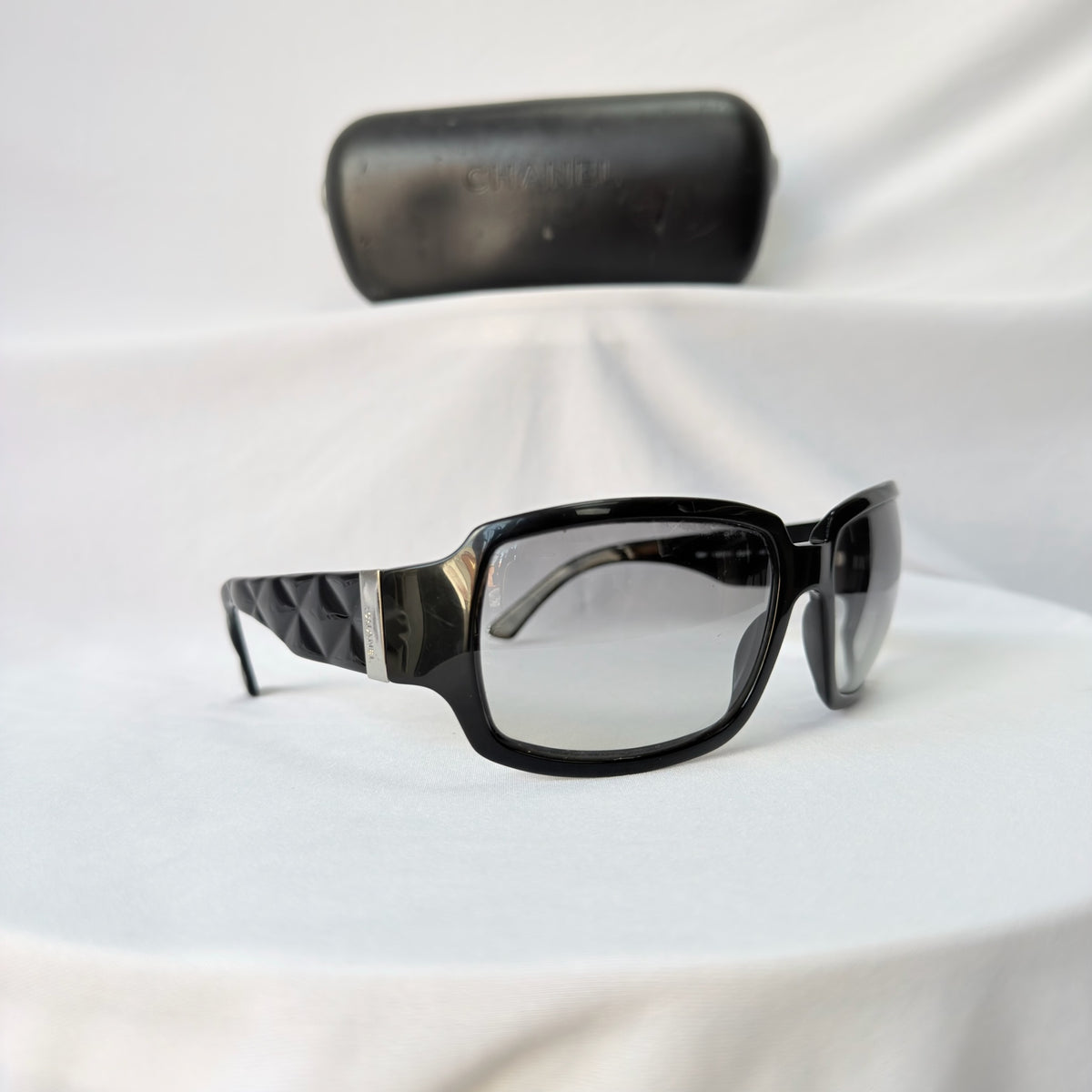 CHANEL Vintage Black Butterfly Quilted Temples Sunglasses 5061 With Case