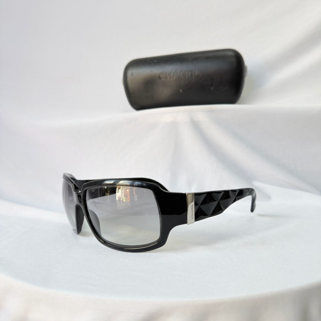 CHANEL Vintage Black Butterfly Quilted Temples Sunglasses 5061 With Case