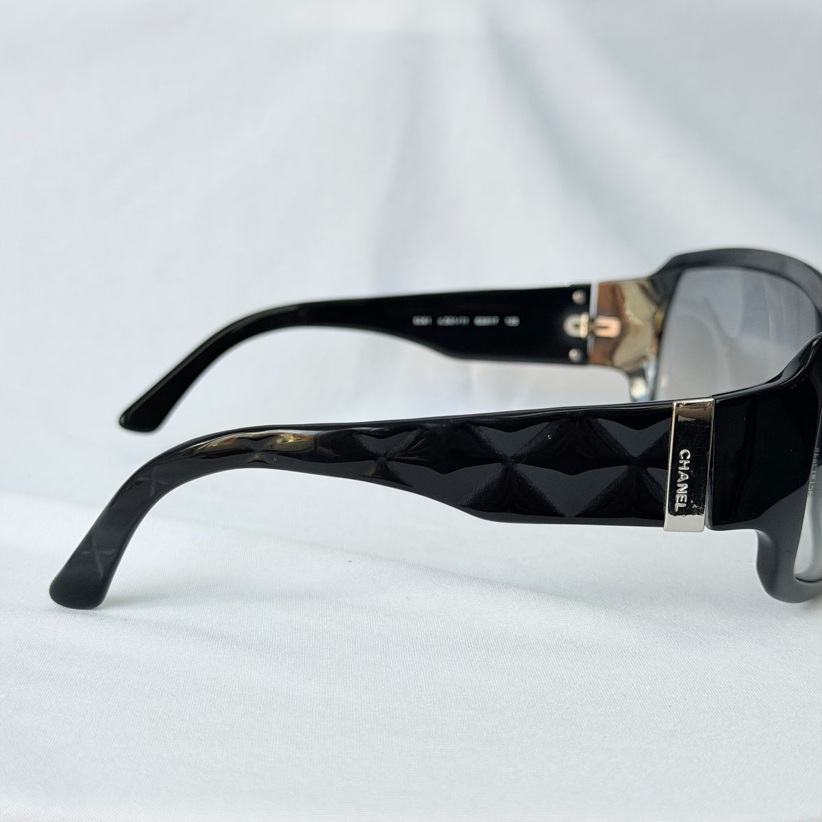 CHANEL Vintage Black Butterfly Quilted Temples Sunglasses 5061 With Case