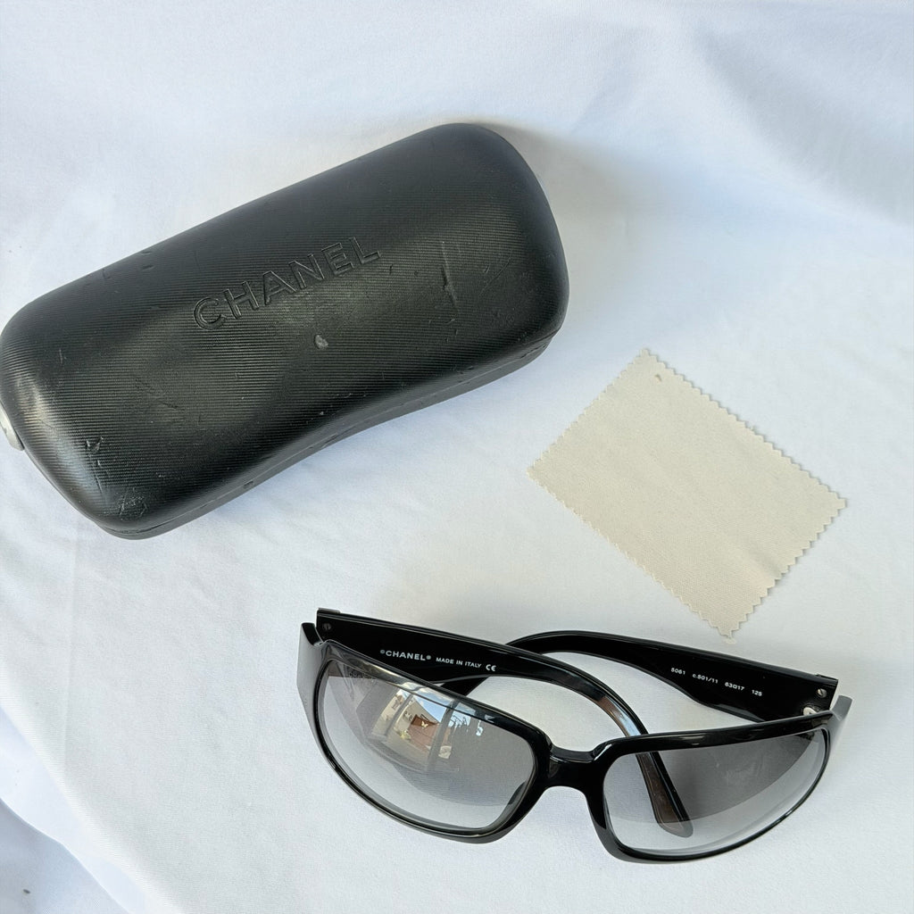 CHANEL Vintage Black Butterfly Quilted Temples Sunglasses 5061 With Case