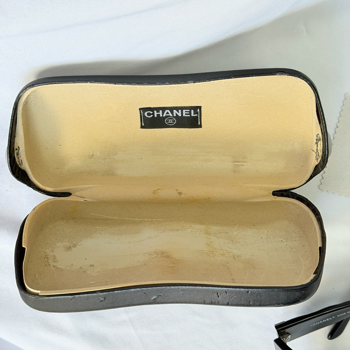CHANEL Vintage Black Butterfly Quilted Temples Sunglasses 5061 With Case